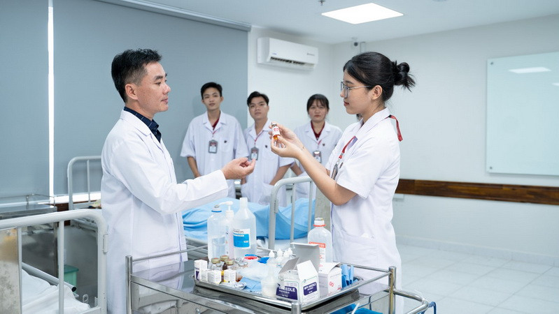 Ngành Điều dưỡng lấy bao nhiêu điểm?