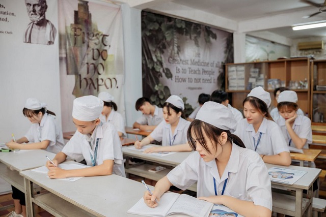 Y sĩ đa khoa hệ Cao đẳng học mấy năm?